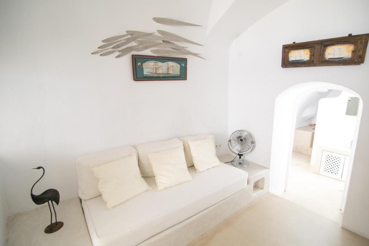 דירות אויה Menias Cave House מראה חיצוני תמונה