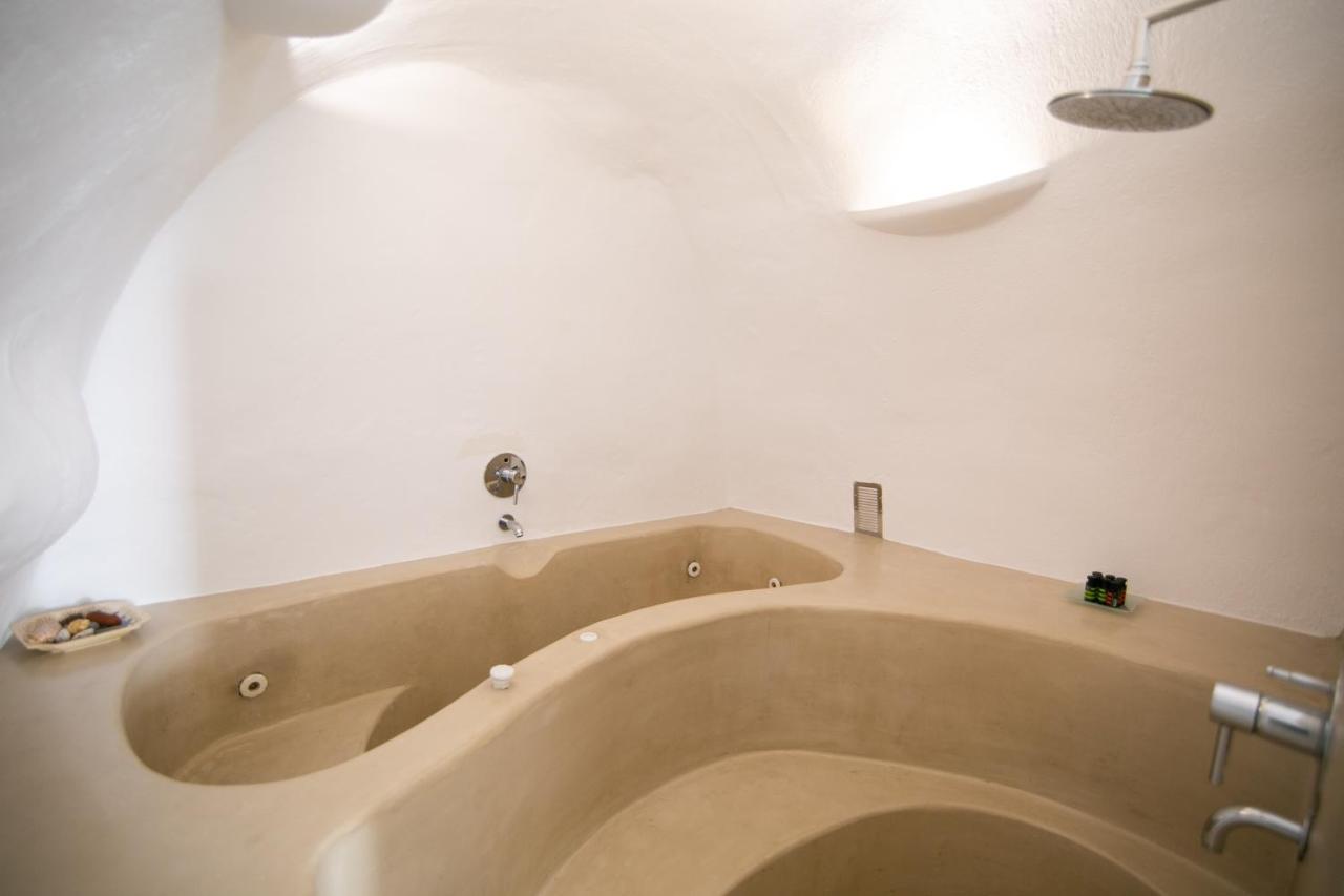 דירות אויה Menias Cave House מראה חיצוני תמונה